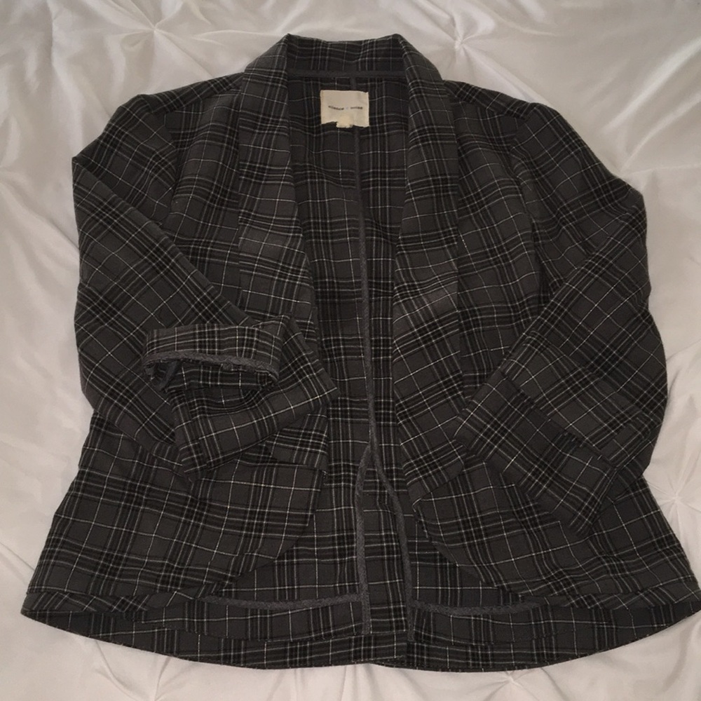BLAZER SIZE MEDIUM